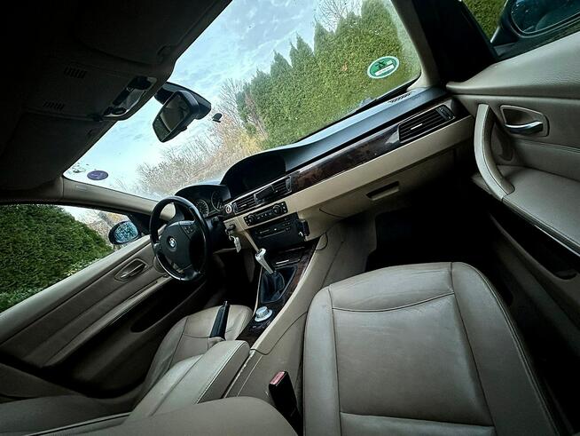 BMW 320i e90 150KM 6Biegów Navi iDrive 16:9 Koło 18' Atrakcyjna opłaty