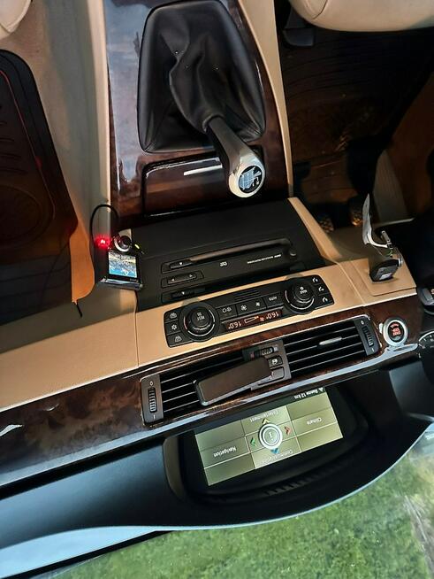 BMW 320i e90 150KM 6Biegów Navi iDrive 16:9 Koło 18' Atrakcyjna opłaty