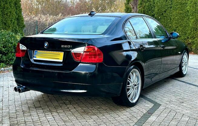 BMW 320i e90 150KM 6Biegów Navi iDrive 16:9 Koło 18' Atrakcyjna opłaty