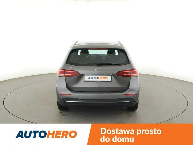Mercedes B 180 Style automat półskóra navi grzane fotele kamera LED tempomat