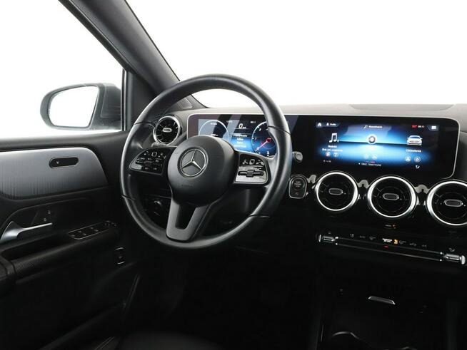 Mercedes B 180 Style automat półskóra navi grzane fotele kamera LED tempomat