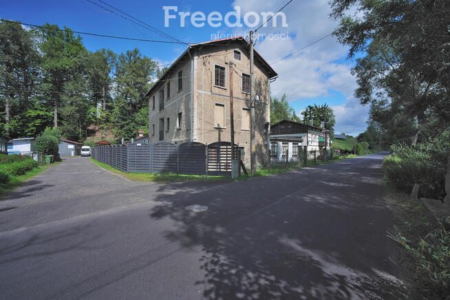 Dom ze dużą stolarnią i 2 działki!