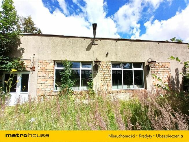 Obiekt byłej restauracji w Siemyślu z parkingiem