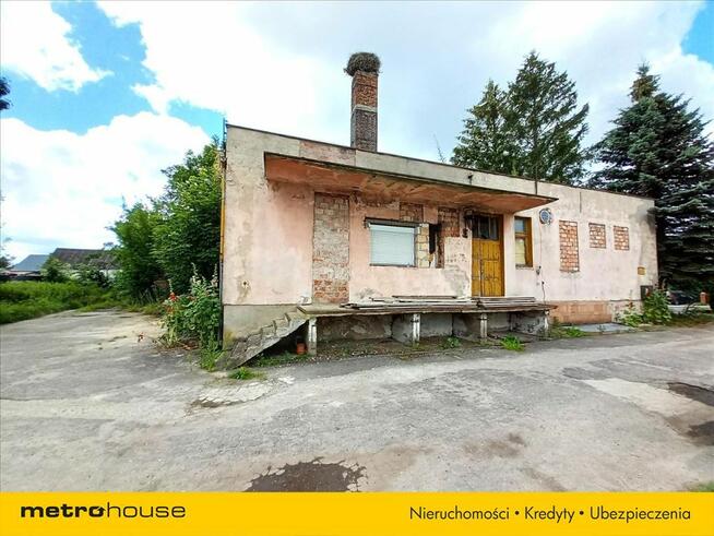 Obiekt byłej restauracji w Siemyślu z parkingiem