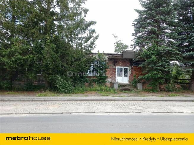 Obiekt byłej restauracji w Siemyślu z parkingiem