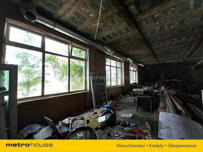 Obiekt byłej restauracji w Siemyślu z parkingiem