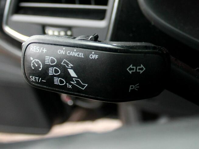 Seat Leon 1.6 TDI 105 KM Klimatronik TELEFON Czujniki PARKOWANIA Tempomat SERWIS