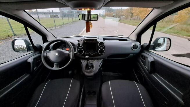 Peugeot Partner Long Tempomat 1.6HDi 2017r Klima Hak Czujniki Ekran