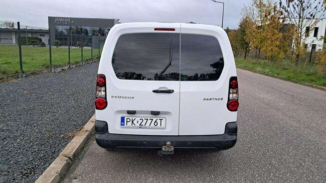 Peugeot Partner Long Tempomat 1.6HDi 2017r Klima Hak Czujniki Ekran
