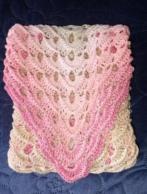 Chusta robiona na szydełku