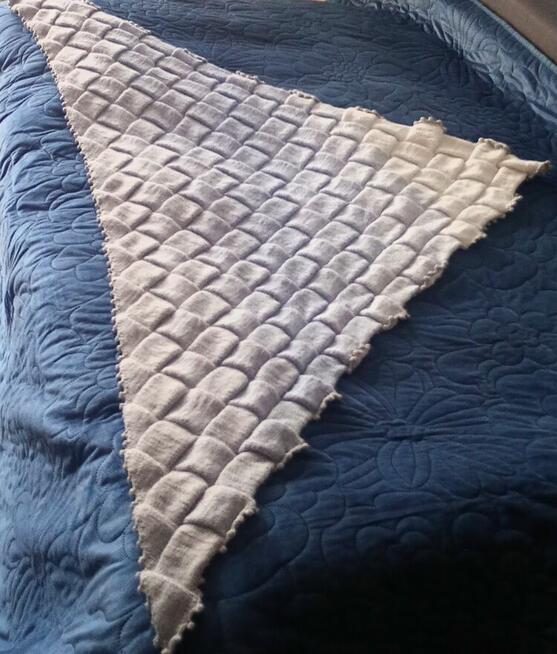 Chusta zrobiona na szydełku