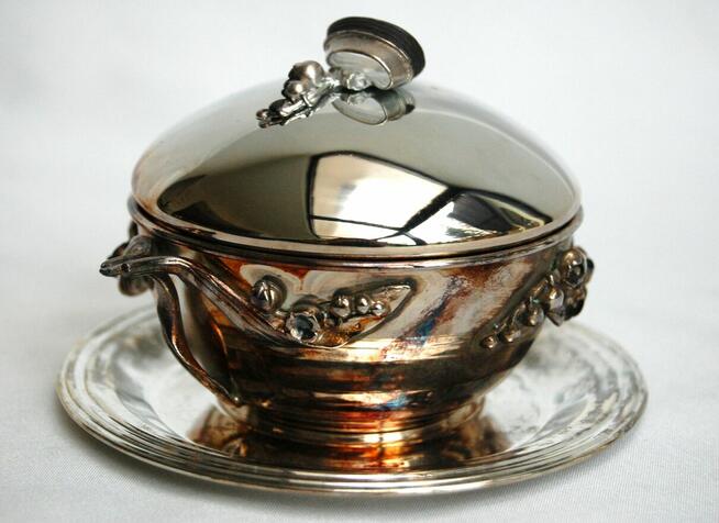 Posrebrzana cukiernica platerowana srebrem konwalie Resovia