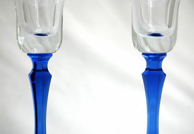 Dwa kryształowe świeczniki kielichy błękitne niebieskie