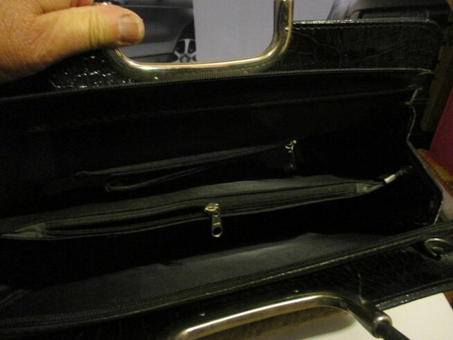 Praktyczna torebka damska.