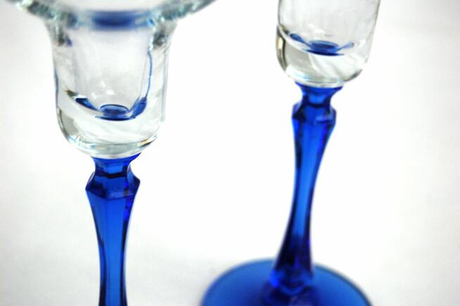 Dwa kryształowe świeczniki kielichy błękitne niebieskie