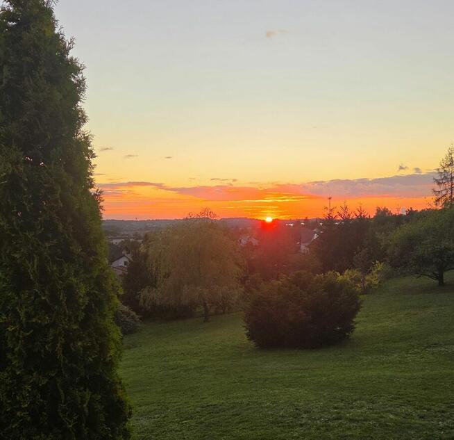 Komfortowy dom na wzgórzu z dużą działką!