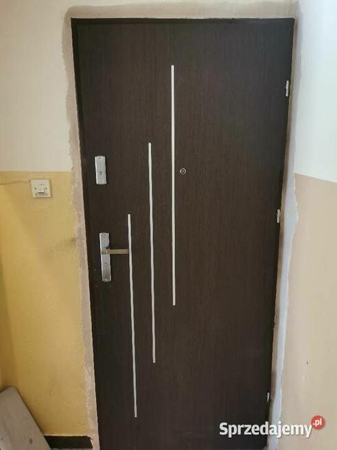 Drzwi z MONTAŻEM zewnętrzne wejściowe bloki