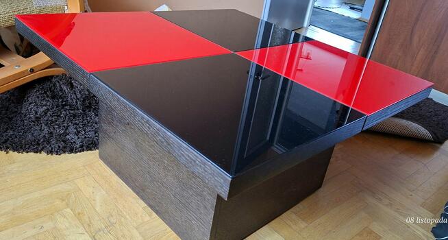 Czerwono-czarny stolik kawowy/ława