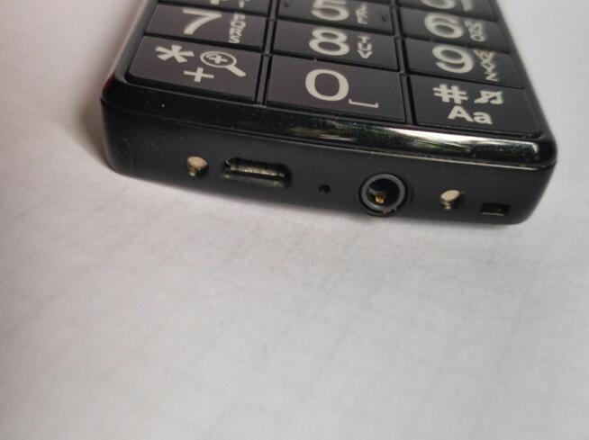 telefon Maxcom MM705BB dla seniorów osób starszych słabowid