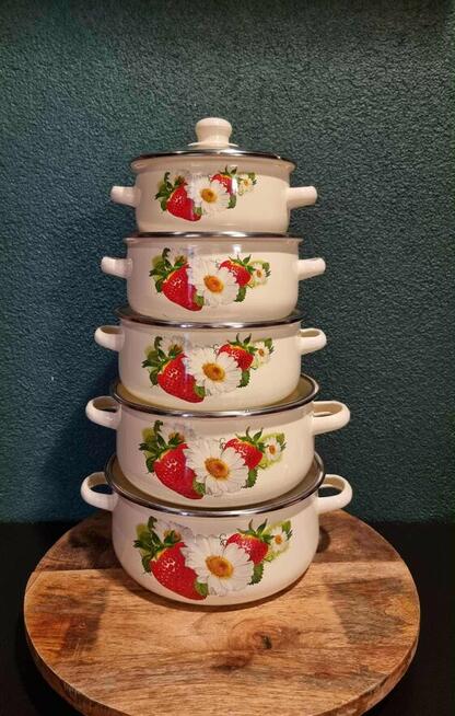 Garnki emaliowane kremowe kwiaty , truskawki , słoneczniki ,