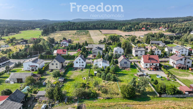 Uroczy biały dom 99 m² z dużą działką