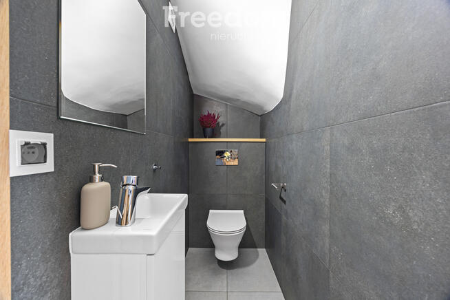 Dwupoziomowe mieszkanie z ogrodem, Nowa Wola