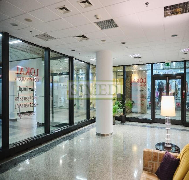 Mały punkt handlowo usługowy w Centrum Warszawy