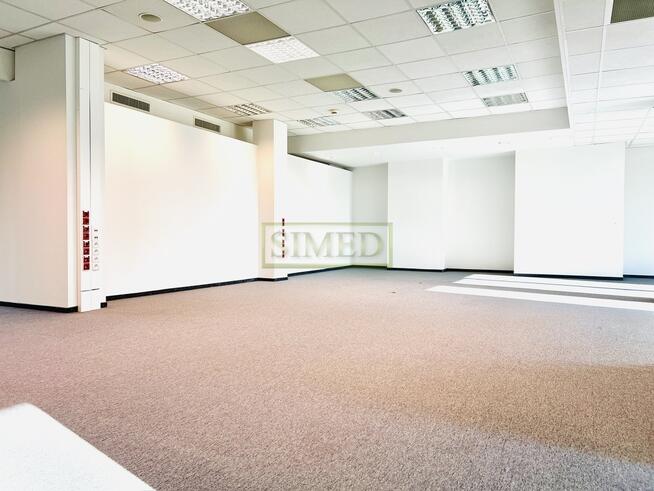 Przy stacji metra, biuro na call center , 24h