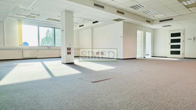 Przy stacji metra, biuro na call center , 24h