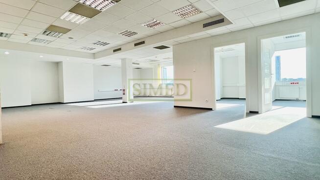 Przy stacji metra, biuro na call center , 24h