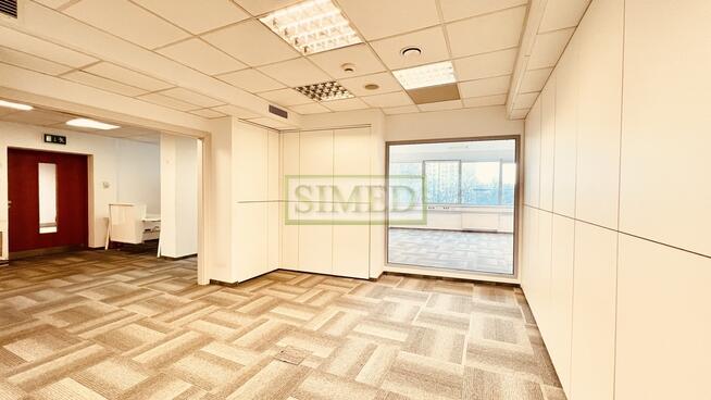 Biuro 5 minut od stacji metra , autobus , tramwaj