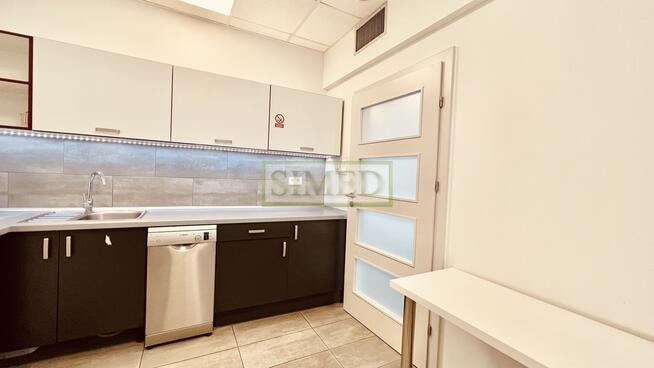 Biuro 5 minut od stacji metra , autobus , tramwaj