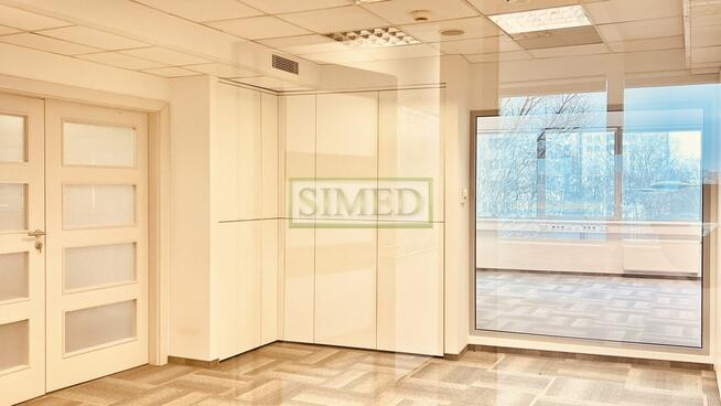 Biuro 5 minut od stacji metra , autobus , tramwaj