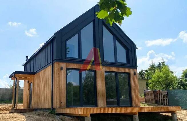 Dom Brzoskwinia gm. Zabierzów, Kamyk