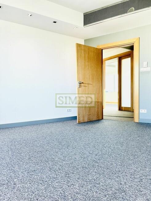 5minut od stacji metra,autobus,tramwaj dostęp24h