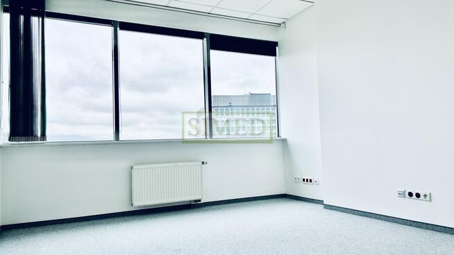 Reprezentacyjny biurowiec 5 minut od metra