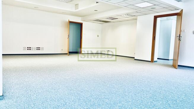 Reprezentacyjny biurowiec 5 minut od metra