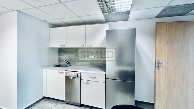 Reprezentacyjny biurowiec 5 minut od metra