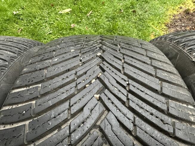 Opony wielosezonowe Pirelli 235/50 R18