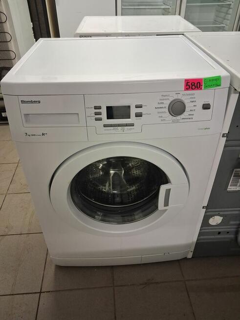 PRALKA OD FRONTU ŁADOWANA BLOMBERG