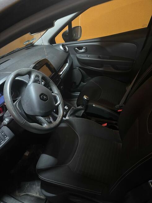 Sprzedaż samochodu osobowego marki RENAULT CLIO