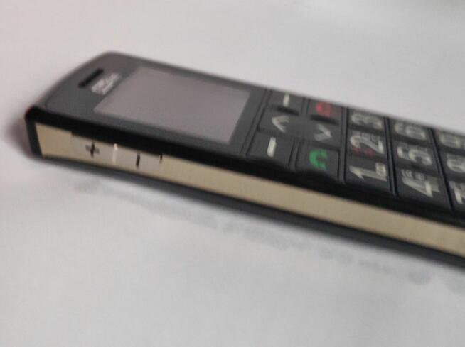 telefon Maxcom MM705BB dla seniorów osób starszych słabowid