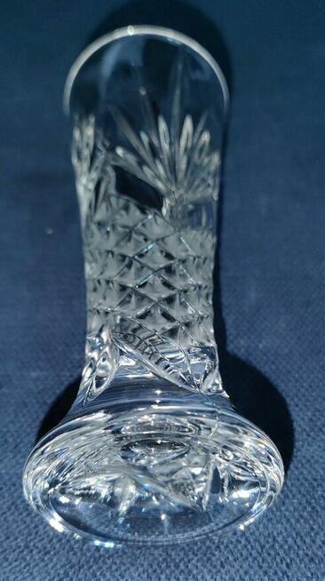 kryształy -bombonierka, świeczniki i wazonik (Nr 21--25)