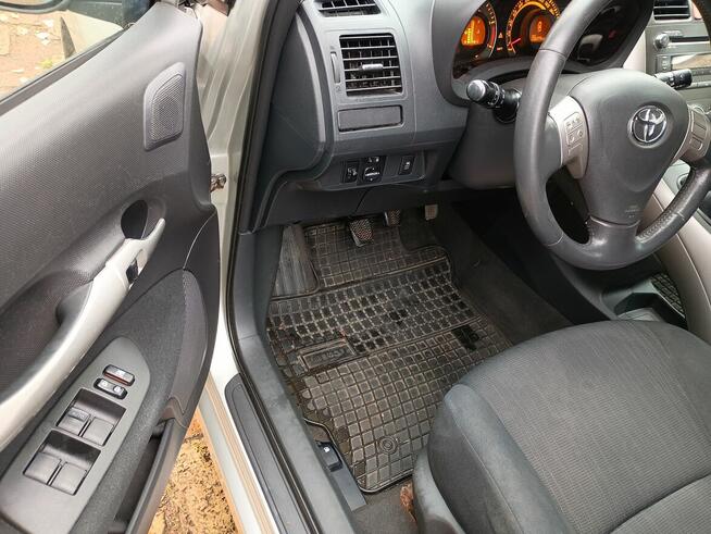 ZADBANY AURIS z roku 2007 diesel TANIO !!!!