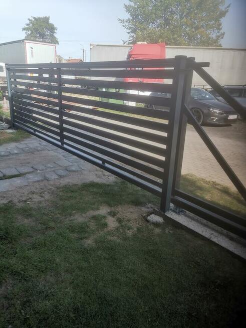 Ogrodzenia bramy balustrady