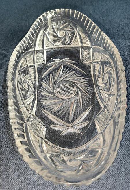 kryształy – misy , popielniczka i paterki (nr 9–13)