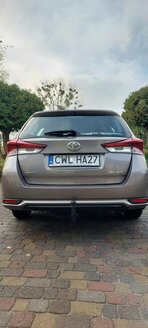 Toyota auris kombi 2015