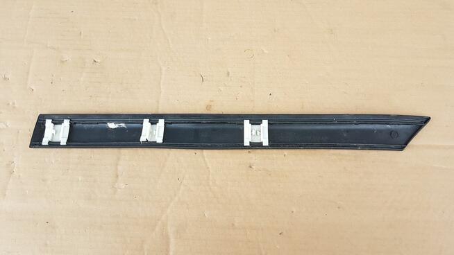 VW GOLF III 3 LISTWA BŁOTNIKA TYŁ TYLNA 3 DRZWI 1H3853536