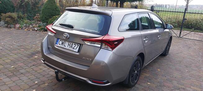 Toyota auris kombi 2015