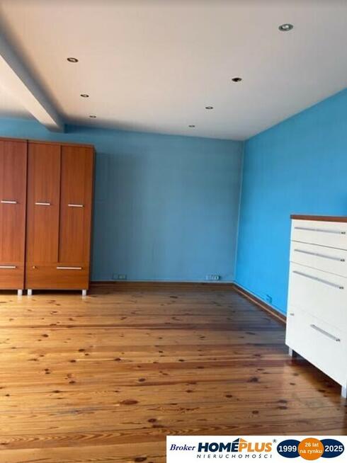 Dom dla pracowników z przestronnymi pokojami.